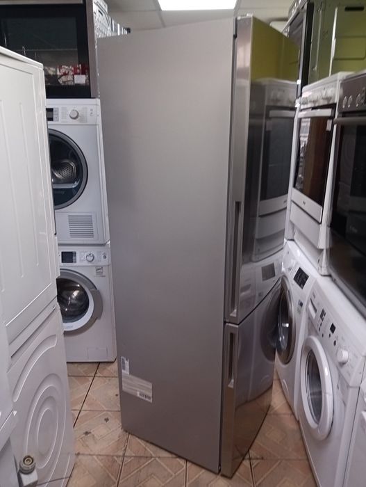 Иноксов комбиниран хладилник с фризер Сименс Siemens 2 години гаранция