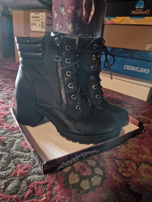 Нови обувки боти ток, платформи, топли, ЗИМНИ, удобни, велур, еко кожа