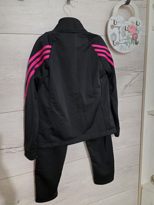 Спортен екип Adidas 9-10 г