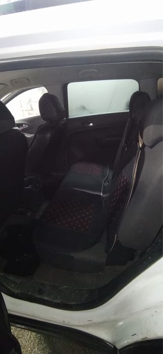 Продам машину шевроле орландо