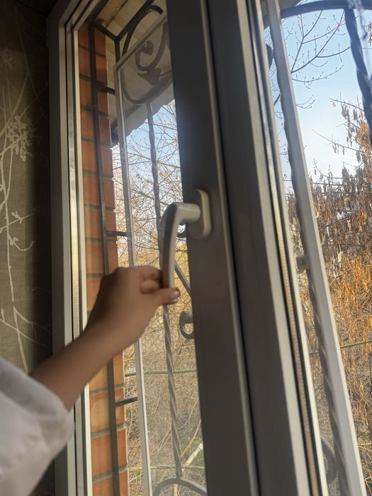 Срочно продаю 3 пластиковых окна