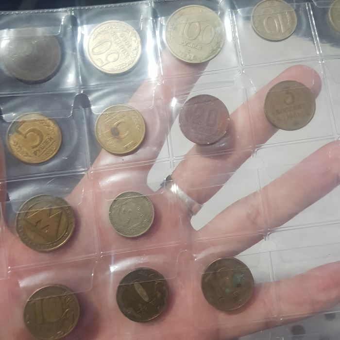 Продам монеты. Разные