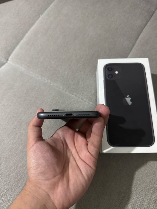 Срочно продаю айфон 11