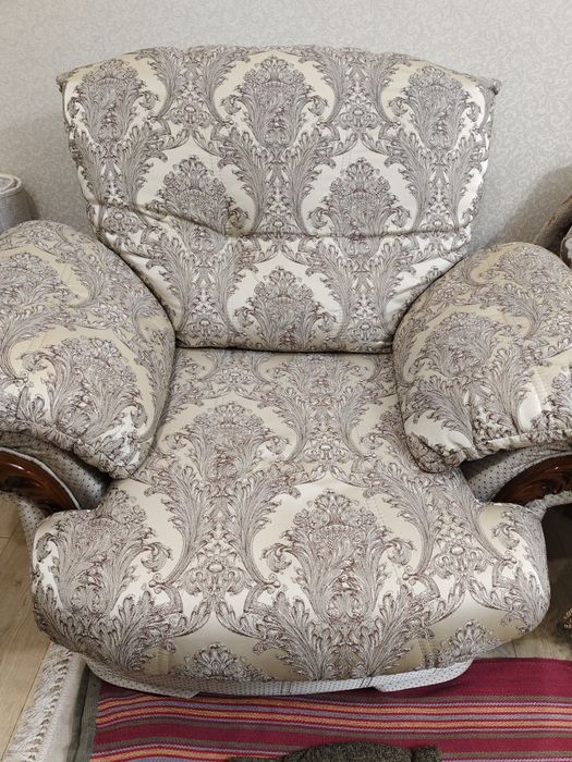 Продам диван + 2 кресло.патьютков