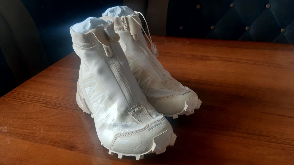 Хазирги уакытта кийетин кызлар красовкасы