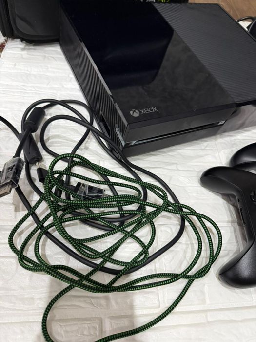 Продам xbox one c играми