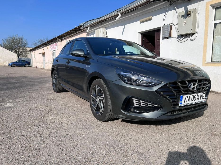 Hyundai i 30 fastback 1.5 T-GDI  160 cp  M-hybrid