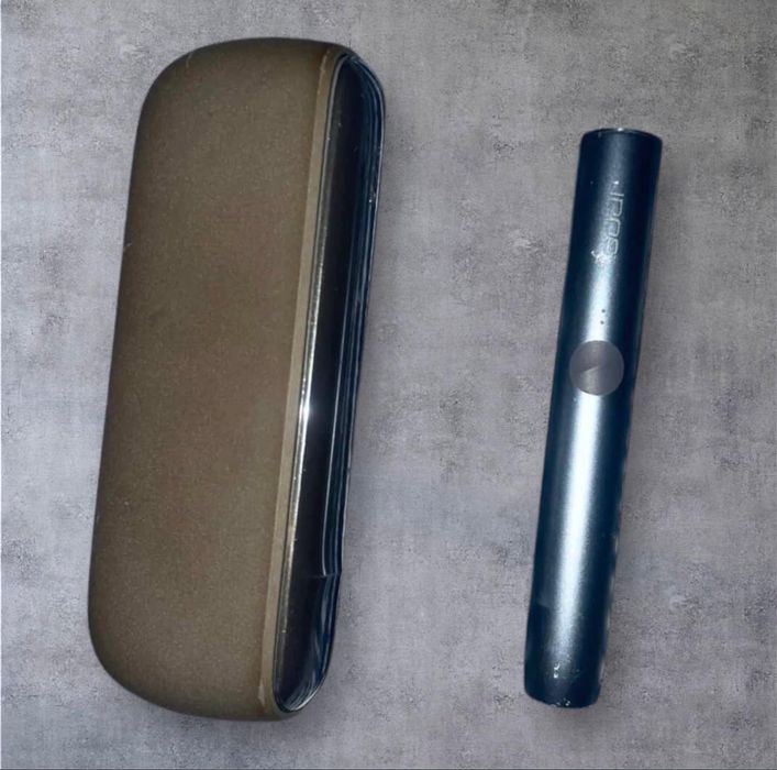 Iqos Iluma Negru