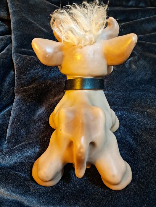 Thomas dam cow vintage