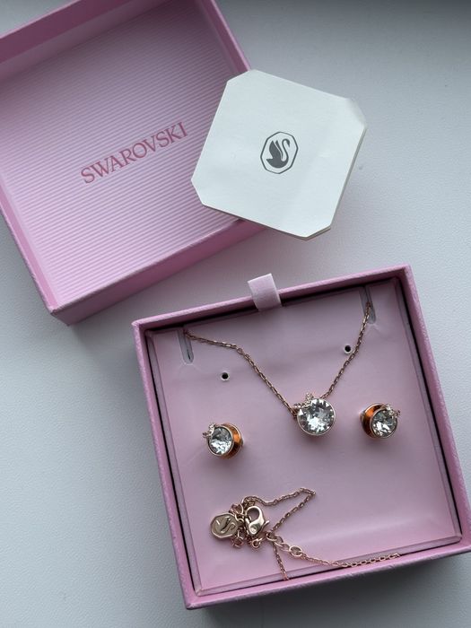 Set Bella Swarovski pandantiv si cercei, rose gold