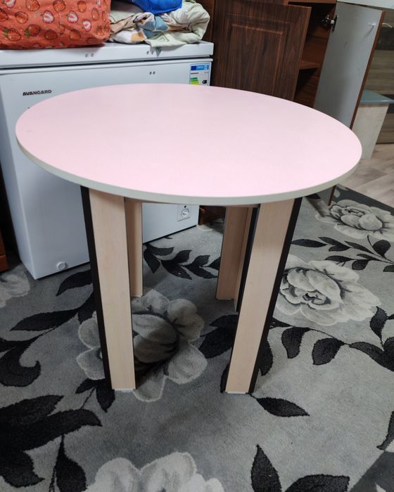 Продам стол круглый