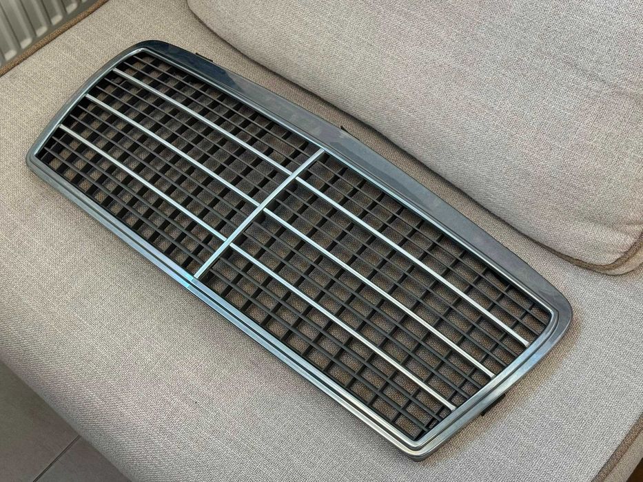 Grila radiator Mercedes-Benz CE W124 Sedan A124 Cabrio S124 Break C124 Coupe 1993-1995