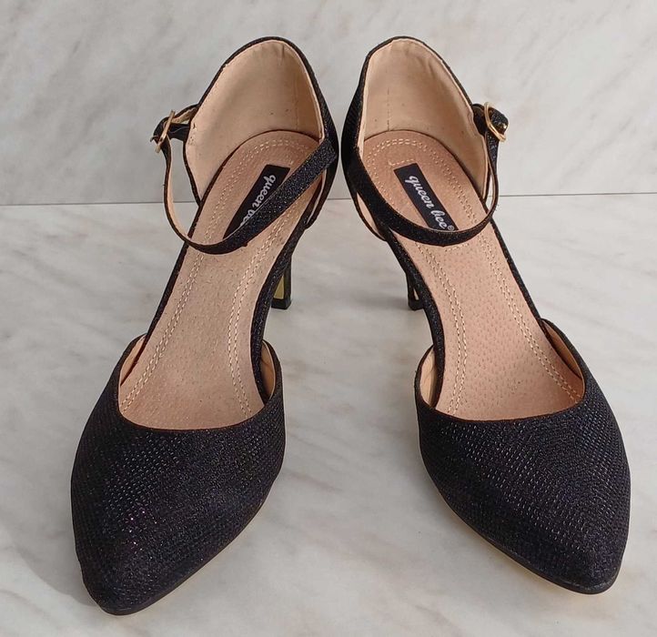 Нова цена. Дамски обувки с нисък ток № 37 - 38