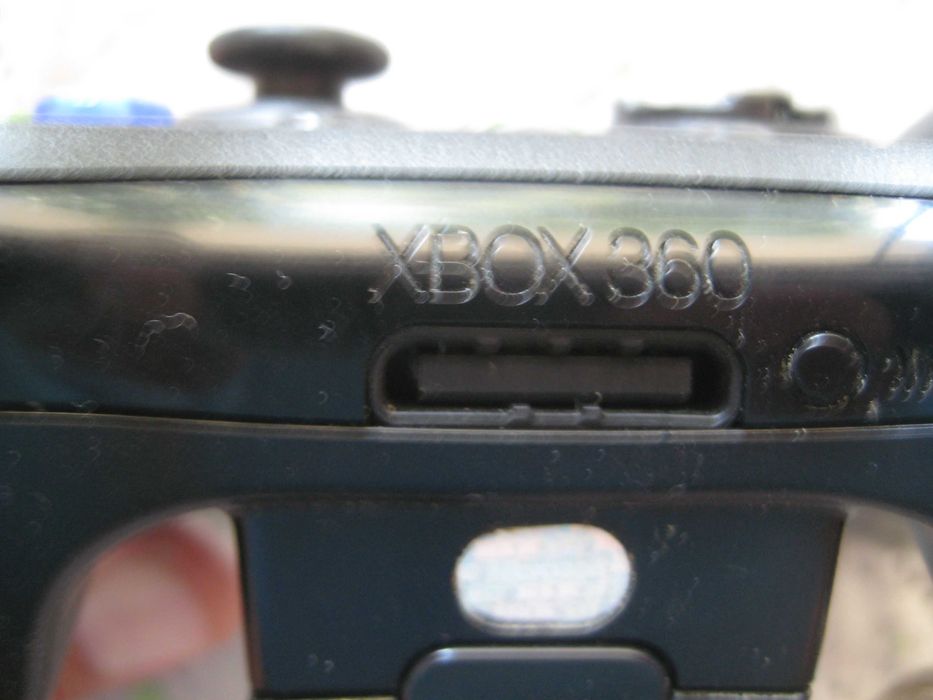Продавам оригинален контролер за XBOX 360