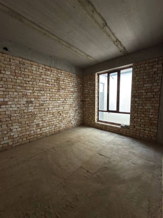 Продаются ТАУНХАУСЫ ! Уста Ширин  Ориентир: ТЦ Малика