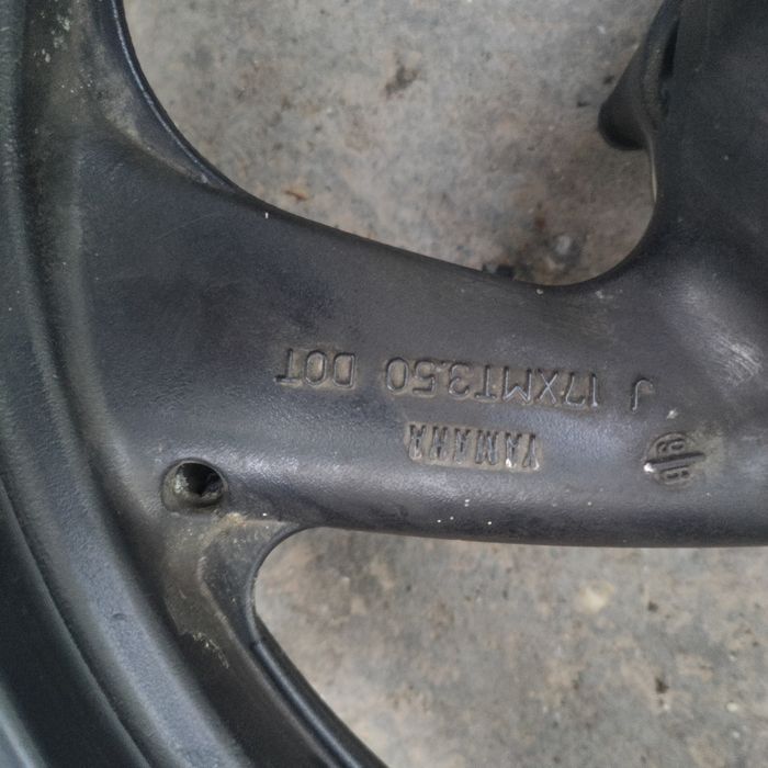 Оригинална предна джанта Yamaha 17" 3.50