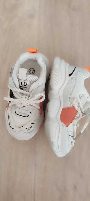 Кроссовки детские