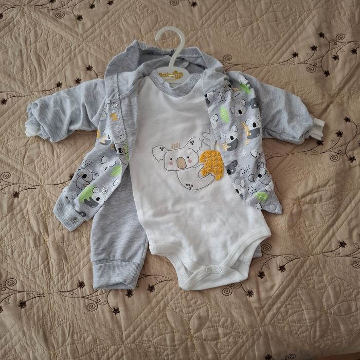 Чисто нови детски дрехи.