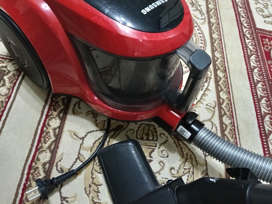 Срочно продам пылесос