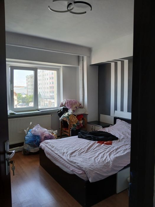 Vând apartament 3 camere depou