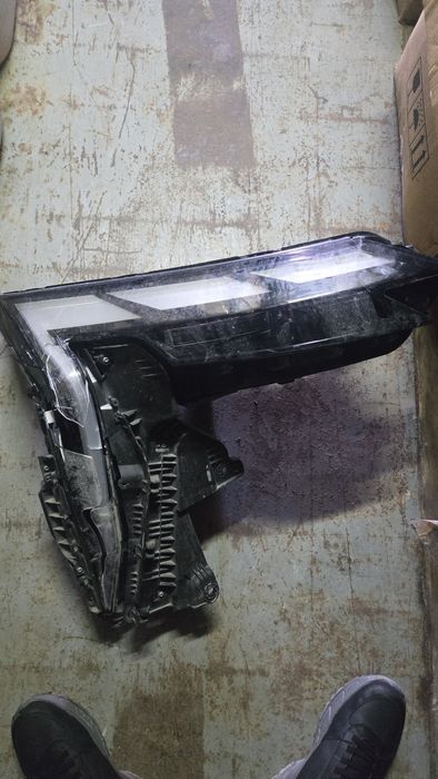 Продам фару на Geely Atlas.