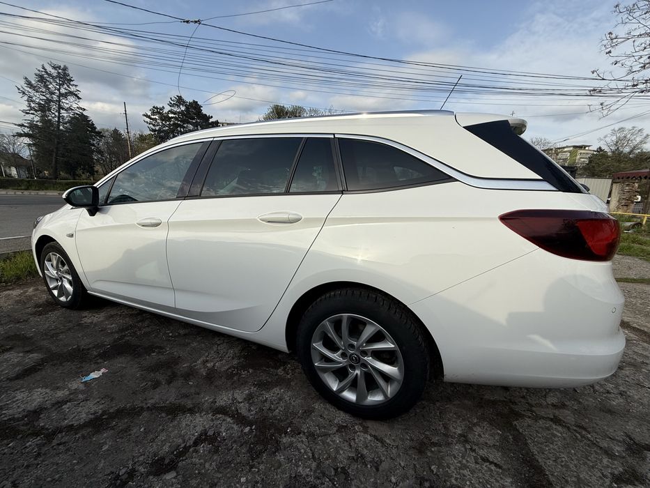 Opel Astra 2021 1.5 diesel full optionala