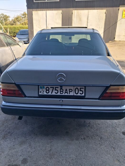Продаю мерседес 1992