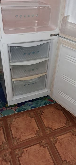 Продам холодильник  samsung