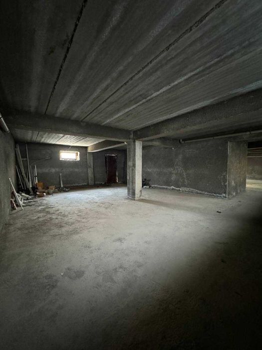 № 685 Подвал (коробка) площадью 390кв.м. в районе Оптовик