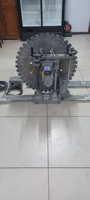 Электрический  Резчик стен и полов