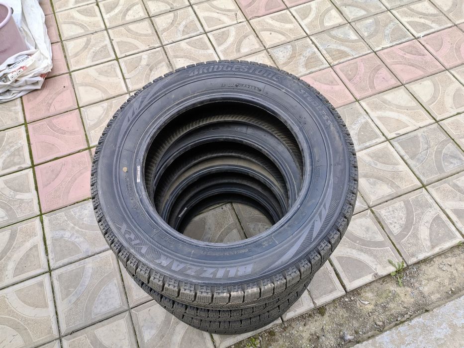 Продам липучку Bridgestone 185/65 R15
