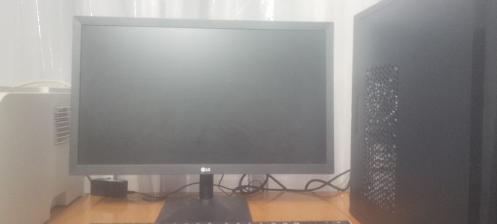 Kampyuter LG monitorli garantiyasi bilan srochna sotiladi