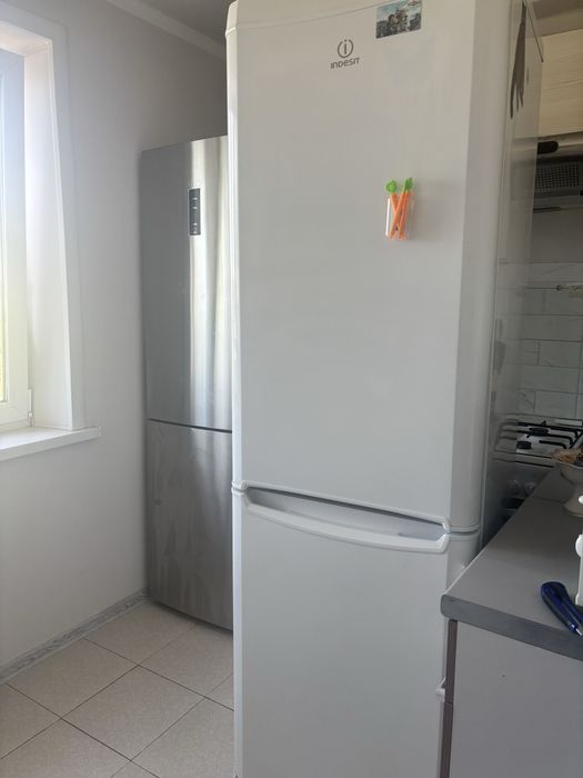Холодильник б/у продам
