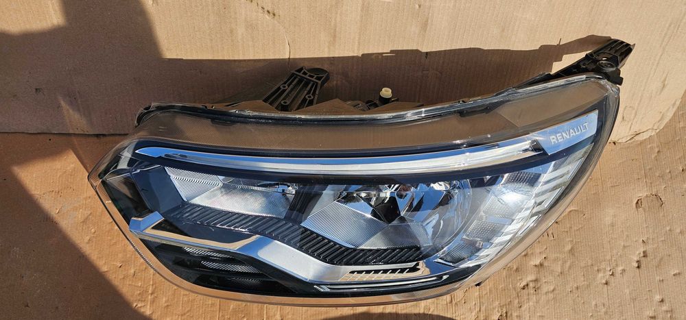 Far stanga Renault Express 2021 2022 / 2023 2024