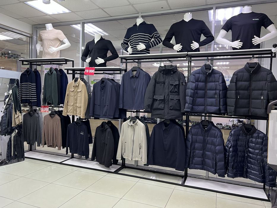 Продам недорого стелажи