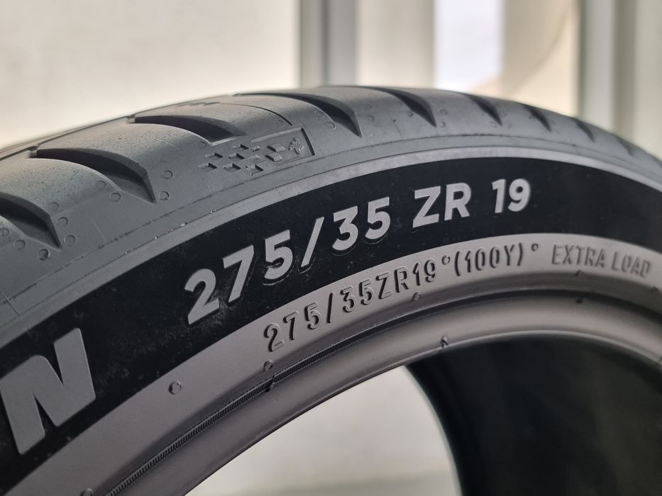 275/35/19 Michelin 2Броя: 150€ 6мм