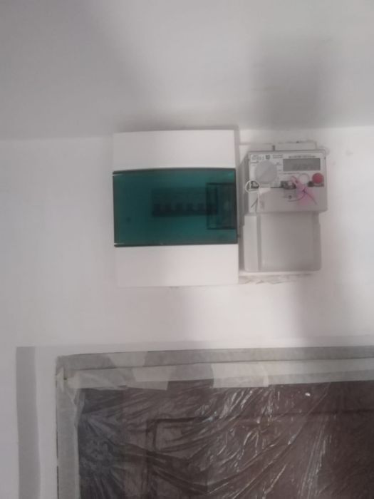 Electrician servicii pentru insalatlii electrice