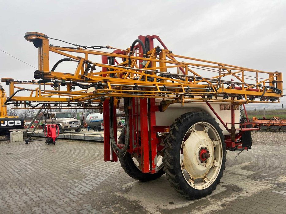 Прикачна пръскачка Agrifac – 3000 л, 24 м