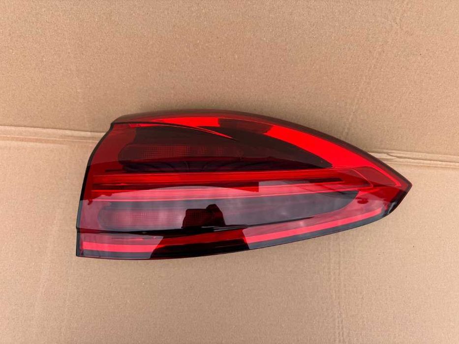 Stop tripla dreapta LED Porsche Cayenne 7P5 92A 958 Facelift