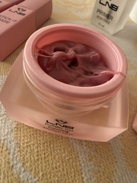 Produse profesionale unghii LNB – gel UV, bază, top – NOI