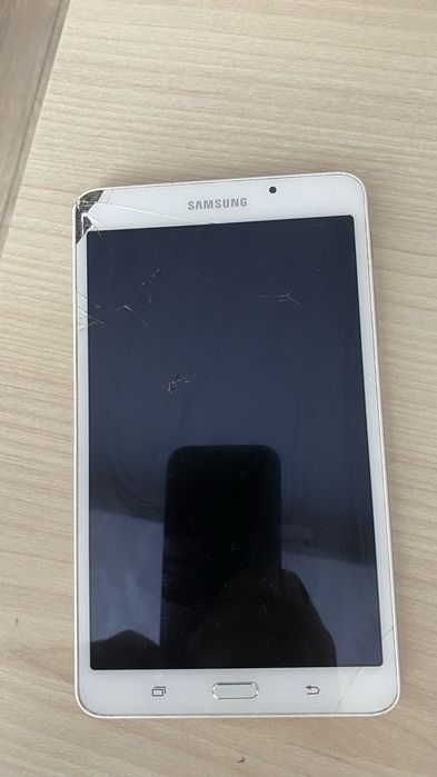 Продам планшет самсунг таб А6