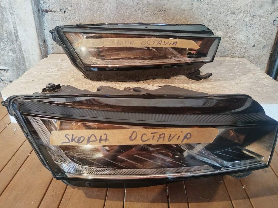 Оригинален фар за skoda Octavia 4