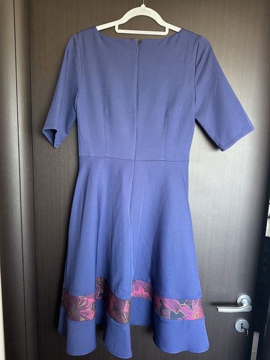 Rochie eleganta bleumarin cu detalii cu imprimeu floral Liona