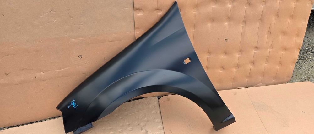 Aripa stanga fata Dacia Logan 2006 2007 / 2008 2009