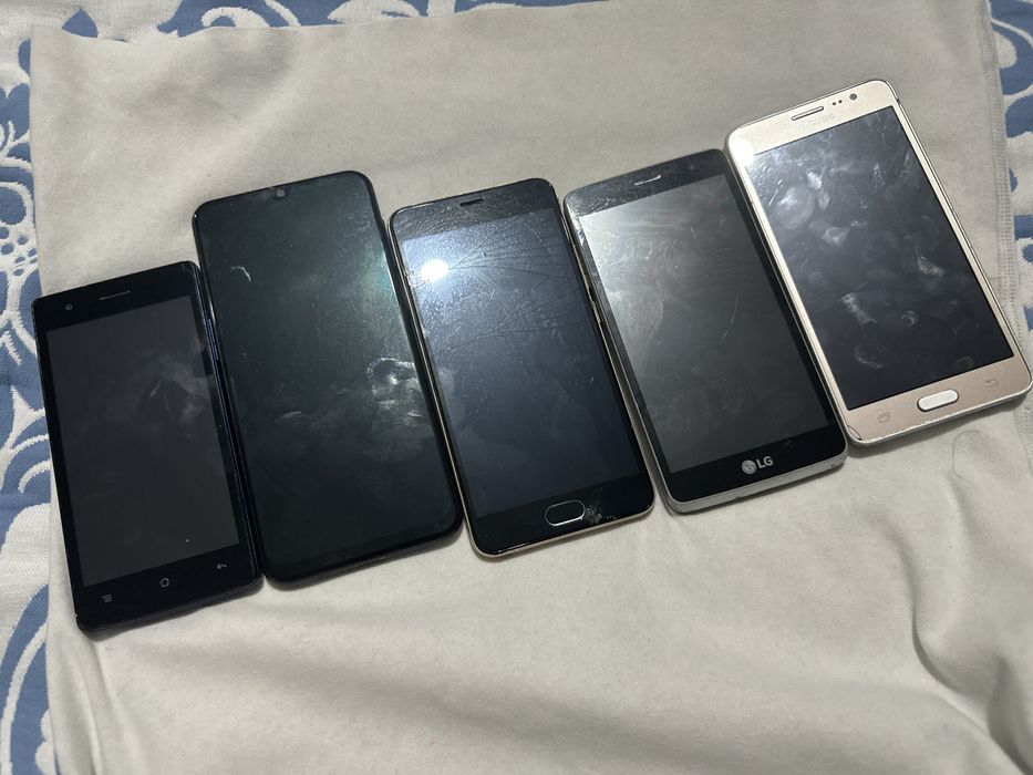 Сломанные телефоны