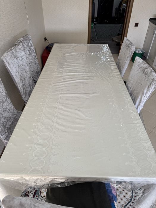 Стол с стулями. Новый