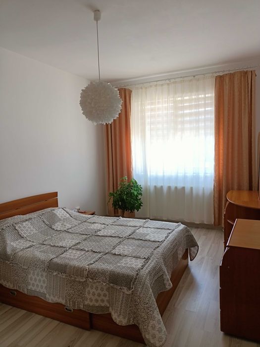 Proprietar inchiriez apartament 2 camere