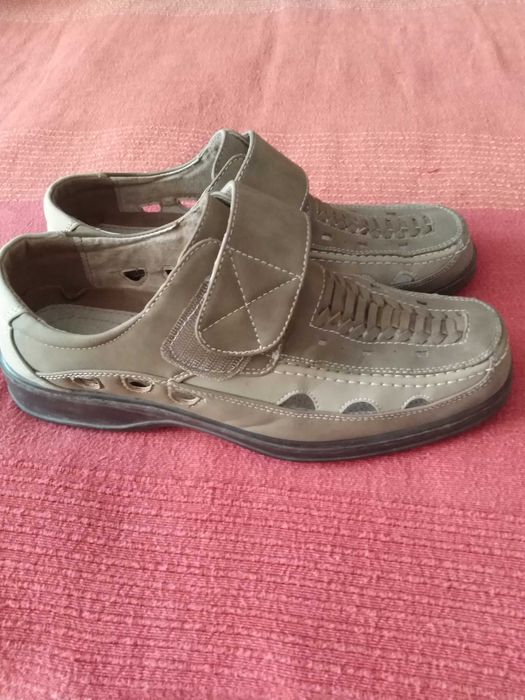 Нови мъжки обувки номера 41 и 42-35 лв чифта