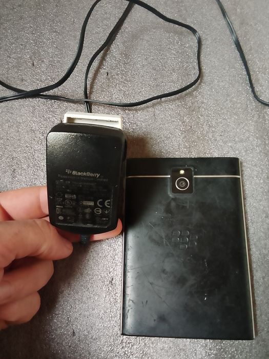 Продам телефон BlackBerry Passport