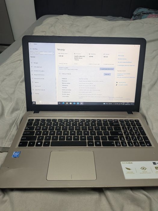 Laptop ASUS VivoBook 15 - Slim - 4GB RAM - Bonus KRESZ